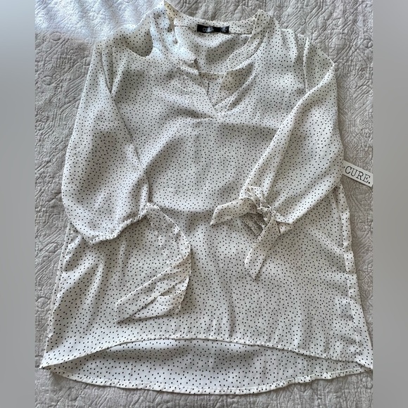 NWT CURE Cream & Black polka dot blouse Size M - Picture 1 of 3